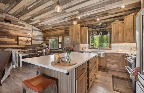 Whitefish Cottage | Amazing views of Big Mountain, Whitefish and Swan Range, & Glacier National Park