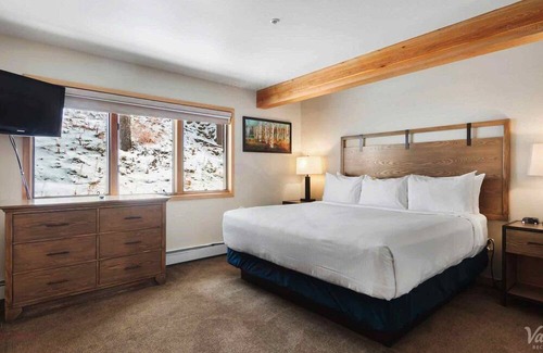 Baldy Mountain Condo | Great 2 bedrm lock off condo near trailhead of Baldy Mountain. Beautiful views!