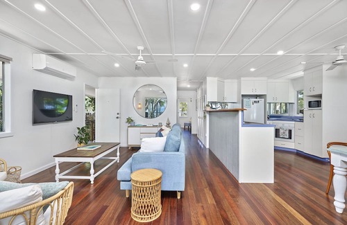Holloways Beach House | The Beach House @ Holloways