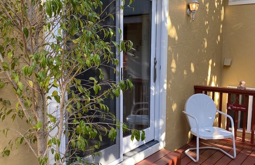 Hatton Fields Cottage | Charming Carmel Getaway