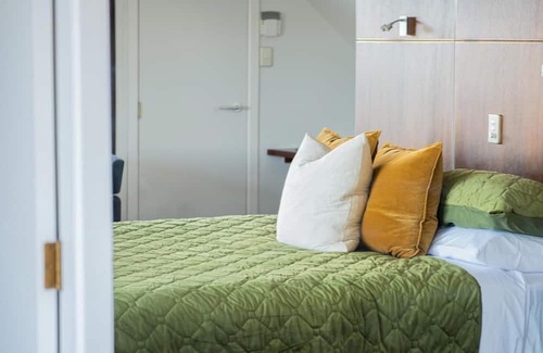Remuera House | Premier and Roomy 4BR Holiday Home in Auckland