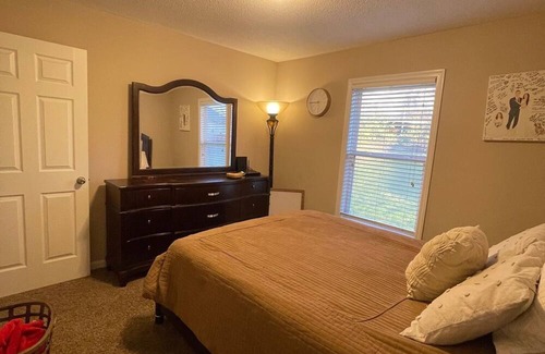 Cape Girardeau House | Great Home for Eclipse!!! 2 night min. sleeps 6 3 bed 3 bath