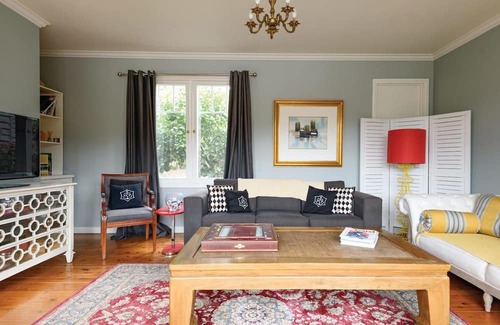 Daylesford House | Splinters Cottage, right on Lake Daylesford