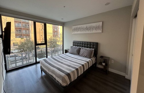 North Hollywood House | Hollywood! 2LVL Luxury Townhome!