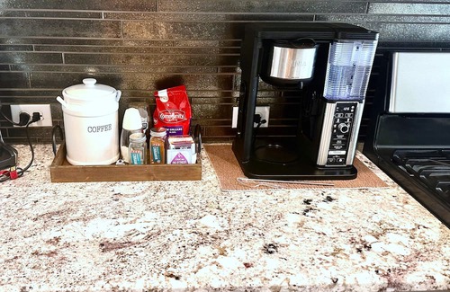 Georgetown House | Lovely, clean, quiet in Round Rock with WiFi, private entry, peaceful backyard