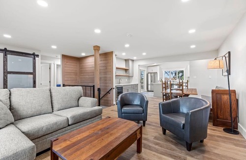 Skaneateles House | Cozy & newly-renovated ranch nestled in the town of Skaneateles.