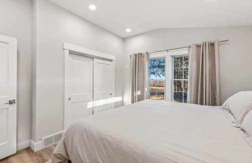 Skaneateles House | Cozy & newly-renovated ranch nestled in the town of Skaneateles.