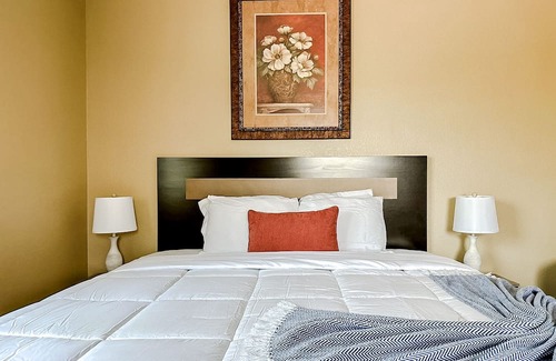 Wichita Apartment | Sleepover: Memorable Studio - Downtown Wichita