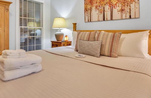 Inman House | Serene 3BR by Lake Bowen, Pool & Game Room