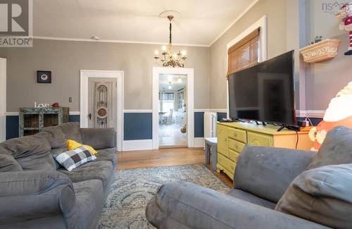 Yarmouth House | Victorian era house circa 1867 Tranquil retreat.