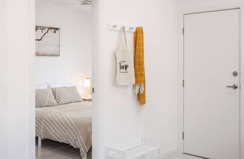 North Curl Curl Cottage | Seaside Cottage - Relaxing, quiet and private.
