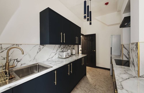 Liverpool Apartment | Captivating 2-Bed Apartment in Liverpool