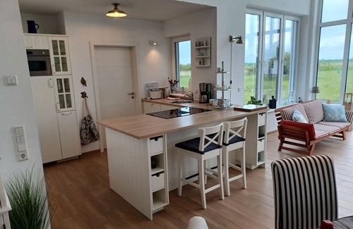 Trent Villa | "Sparrow's Nest" Modern retreat