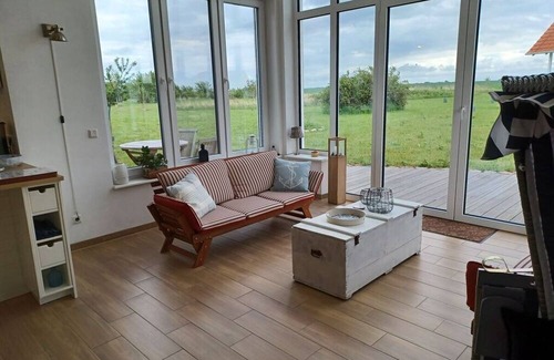 Trent Villa | "Sparrow's Nest" Modern retreat