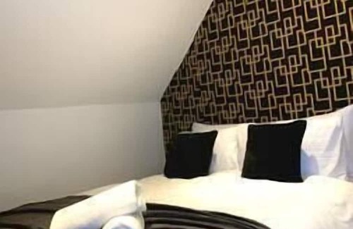 Portsmouth Apartment | Elegant 3 bedroom flat with parking