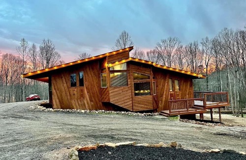 Campobello Cabin | Cozy Bear Den Cabin In Campobello SC