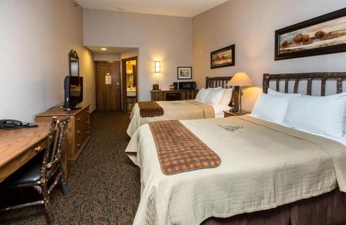 Onalaska House | Serene Lodge Oasis Near Mississippi River! Free Breakfast | 4 Units