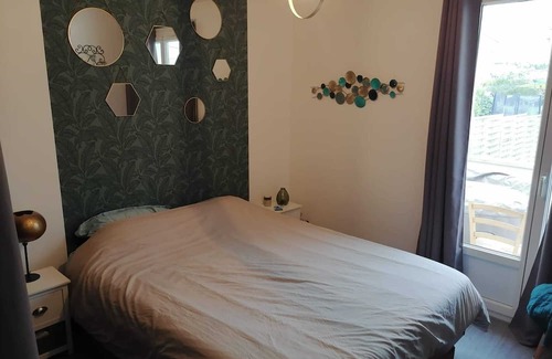 Senlis House | Homerez - Nice house for 7 ppl. with garden, terrace and balcony at Senlis