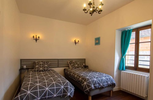 Eyzerac Cottage | Gite Eyzerac, 4 bedrooms, 8 persons