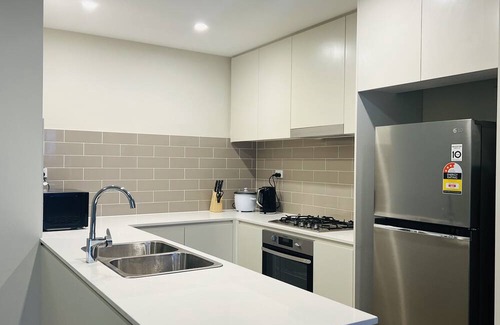 Burwood Apartment | Two Bedroom Apartment Burwood Free parking, close to park, Westfield & Train St