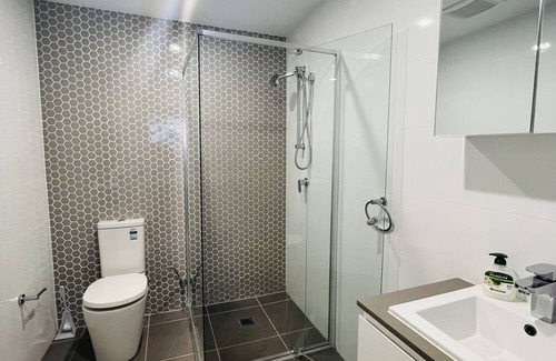 Burwood Apartment | Two Bedroom Apartment Burwood Free parking, close to park, Westfield & Train St