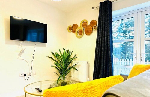 Dover Apartment | Stylish Dover apt w Castle View