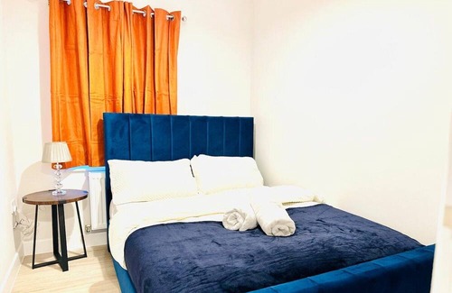 Dover Apartment | Stylish Dover apt w Castle View