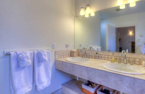 Eastsound Condo | Water View! Elegant Starboard Suite in the heart of Eastsound Village