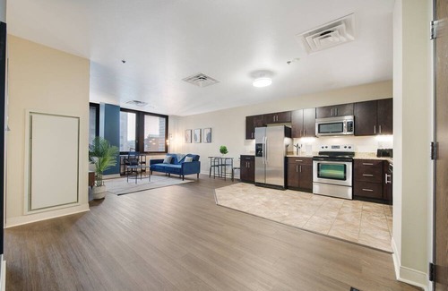Downtown Pittsburgh Apartment | Upscale Charm | 24/7 Valet Gym Lounge