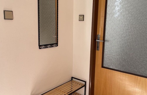 Branzez House | Stunning private villa for 6 guests with WIFI, balcony, pets allowed and parking