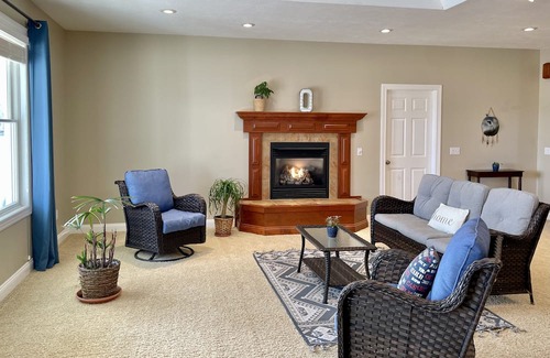 Shepherd House | Travelers home with Gym & Sauna on 2 Acres