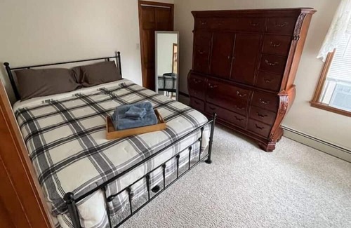 Croswell House | 4BR/2BA Farmhouse Sleeps 8, Pet Friendly!