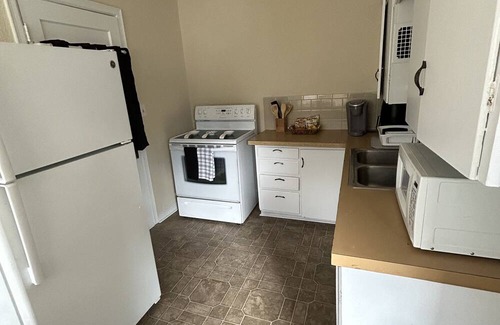 Wichita House | Cozy 2 bedroom house ready for you to come stay!