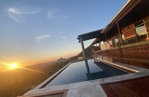 Sarabah House | Luxurious Guest Retreat | Gold Coast | Brisbane | Sleeps 10