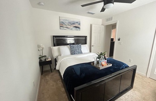 Deltona Lakes House | Private Luxury Guest Room w/ Golf Course Access Separate Entrance