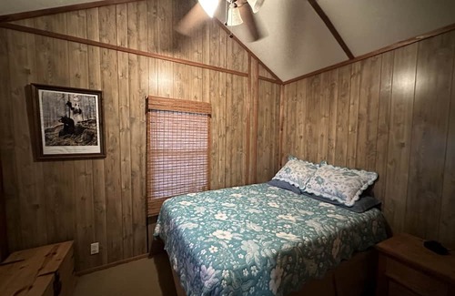 Dover Cabin | NEW LISTING! Private Cabin with Big Piney Creek frontage!