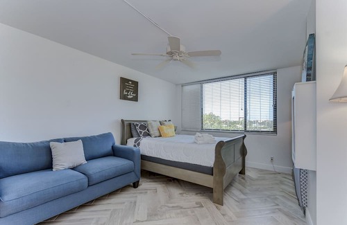 Palma del Mar Condo | Isla Del Sol Coastal Escape