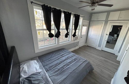 Harlandale House | Duplex near downtown San Antonio