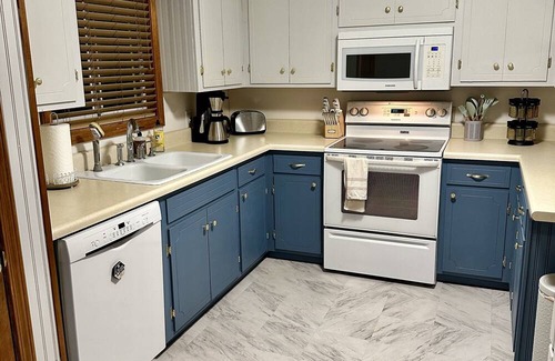 Clemson House | Spacious Comfort Near Clemson Campus - Your Ideal Getaway for Any Occasion!