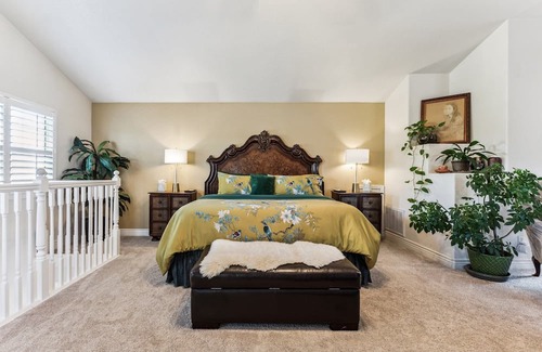 Folsom House | Folsom Charm: Walk to Lakes & Downtown