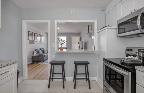 Cottage Line Apartment | Steps to the Beach/Pool, Bay Side Suite