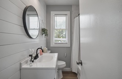 Cottage Line Apartment | Steps to the Beach/Pool, Bay Side Suite