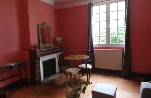 Laluque Apartment | Location Appartement Dans une Grande Maison de Campagne Avec Jardin Boisé