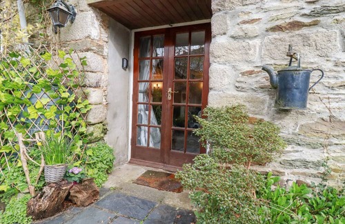 Ladock Cottage | MILL RETREAT, pet friendly, with a garden in Summercourt