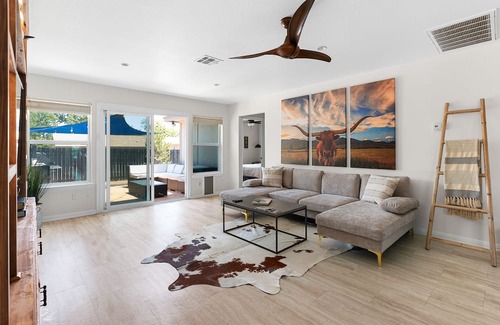 Georgetown House | Dog-friendly home in downtown Georgetown with firepit, deck, grill, cornhole, AC