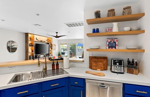 Georgetown House | Dog-friendly home in downtown Georgetown with firepit, deck, grill, cornhole, AC