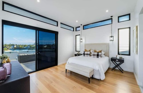 Sorrento Villa | Anchored on an exclusive point position