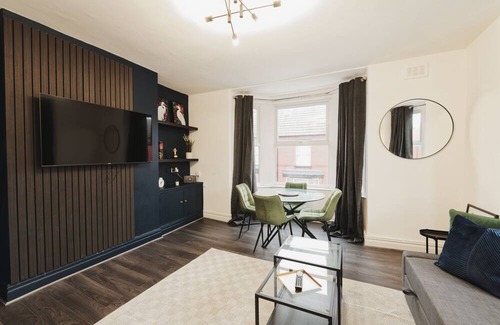 Liverpool Apartment | Garmoyle Road Flat 2