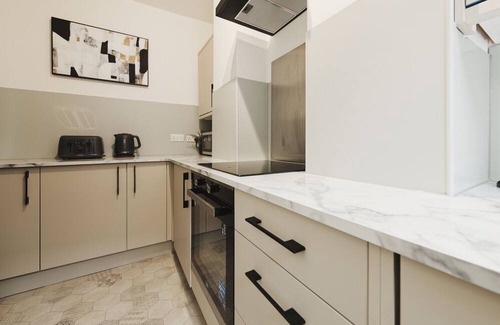 Liverpool Apartment | Garmoyle Road Flat 2