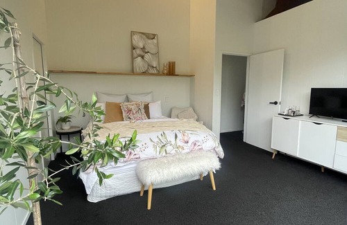 Ruakaka House | The Glasshouse - Ruakaka, Boutique accommodation